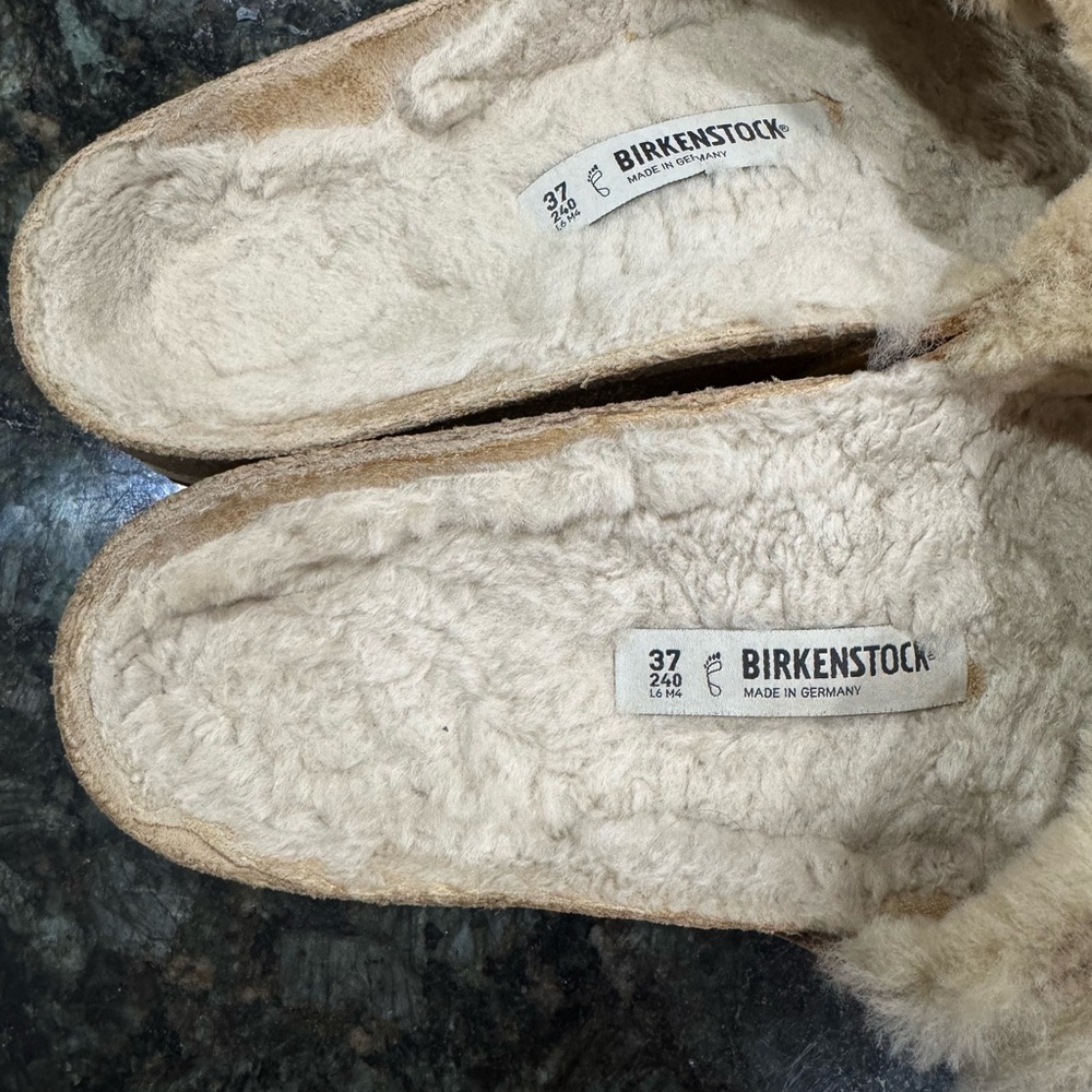 Birkenstock Madrid Big Buckle Tan Shearling Clogs - Picture 4 of 13